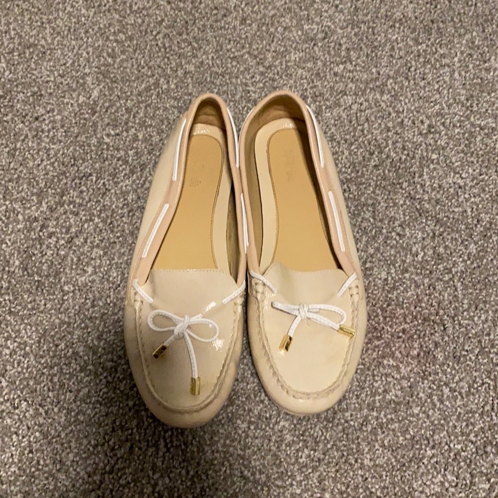 Michael Kors cream/ tan flats